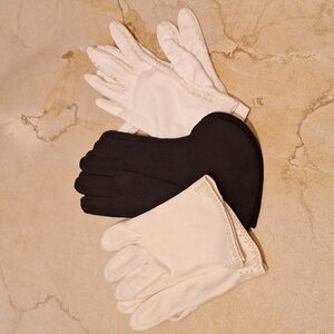 Gloves White Cream Black VTG
